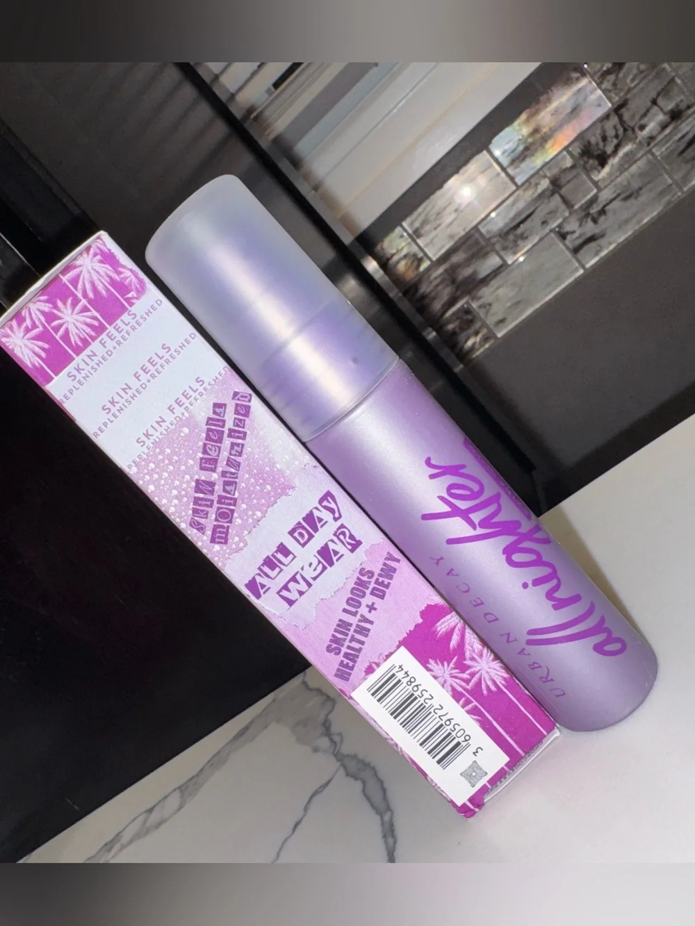 Urban Decay All Nighter Extra Glow Long-Lasting Makeup Setting Spray — 1 oz / 30